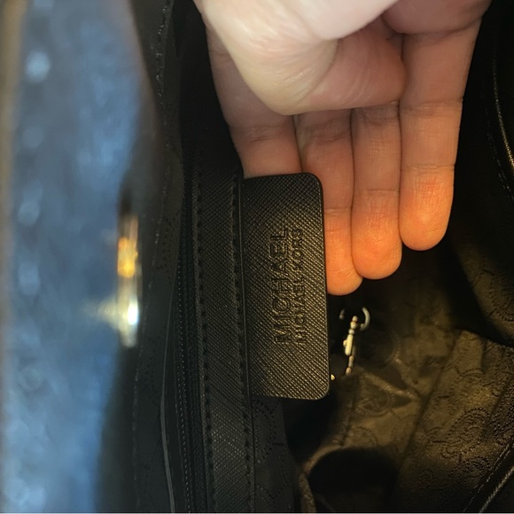 EUC Black & Gold Michael Kors Saffiano “Hamilton” Tote - Picture 6 of 7